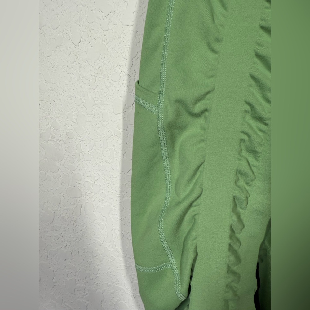 Seamless High-Waist Capri Leggings in Sage Green - Picture 6 of 11